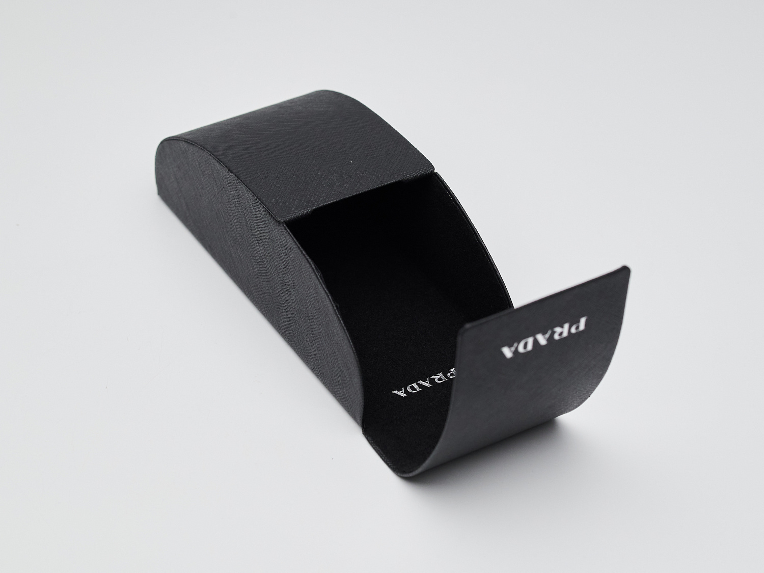 Футляр для солнцезащитных очков Replica Prada