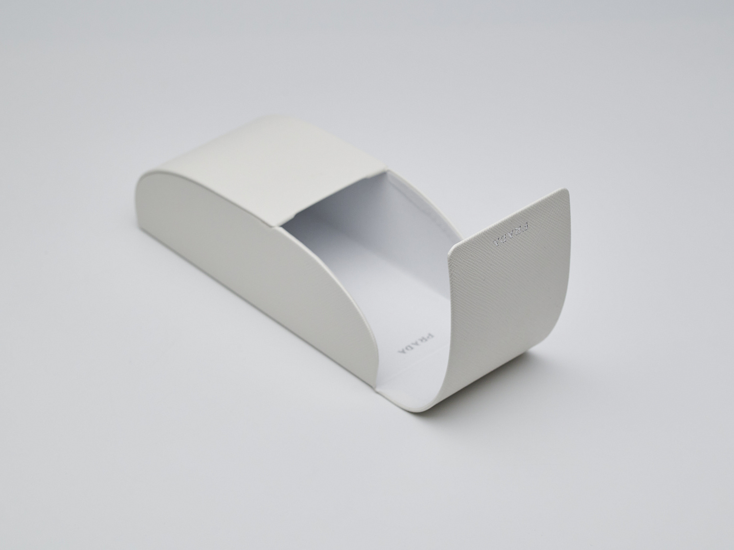 Футляр для солнцезащитных очков Replica Prada